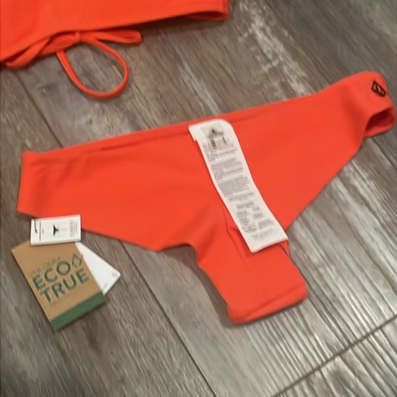 NEW Volcom Simply Solid Orange Cheekini Bikini Set size XS - Picture 6 of 11